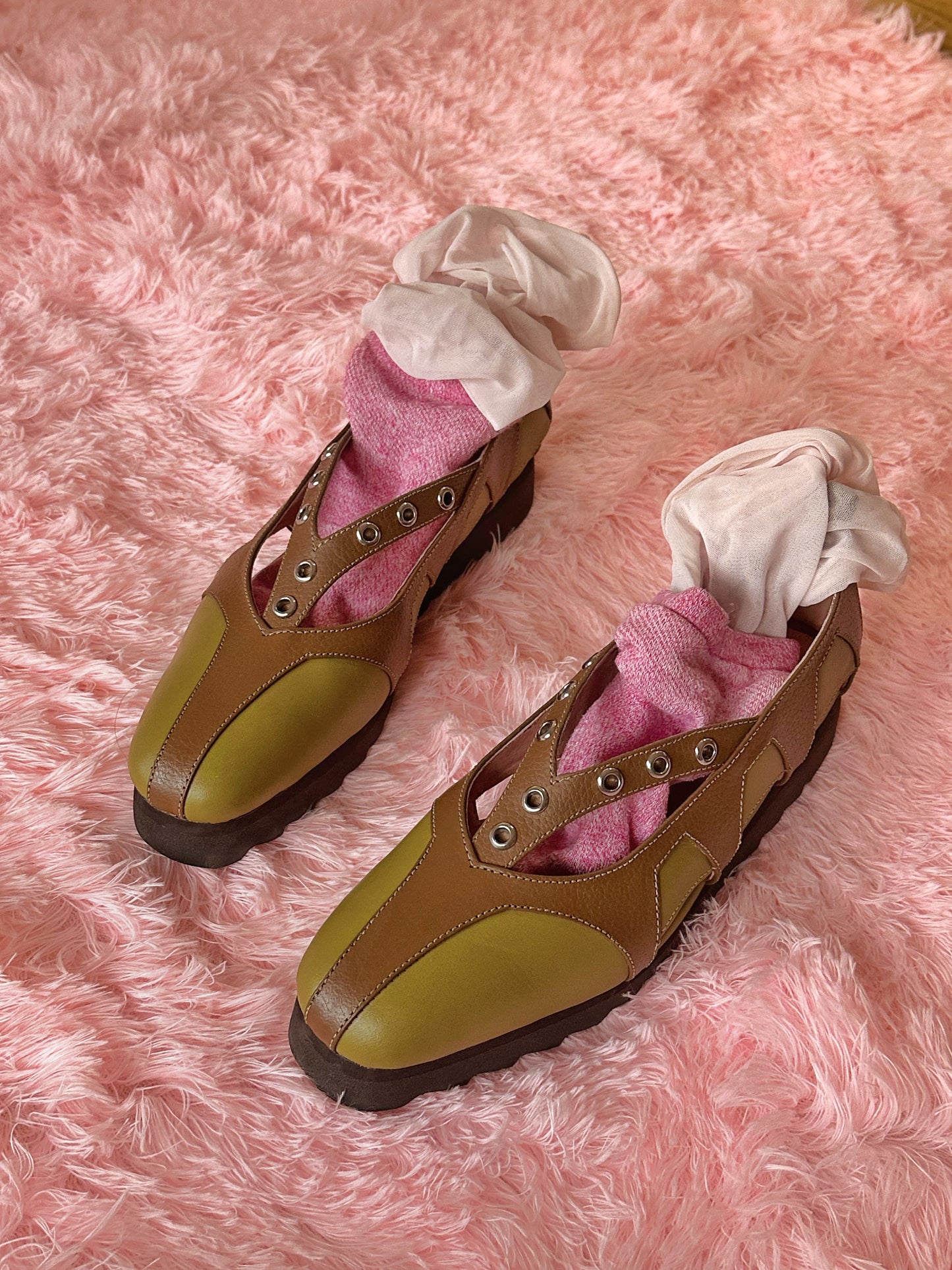 Tsi Flats - Avocado/Chestnut